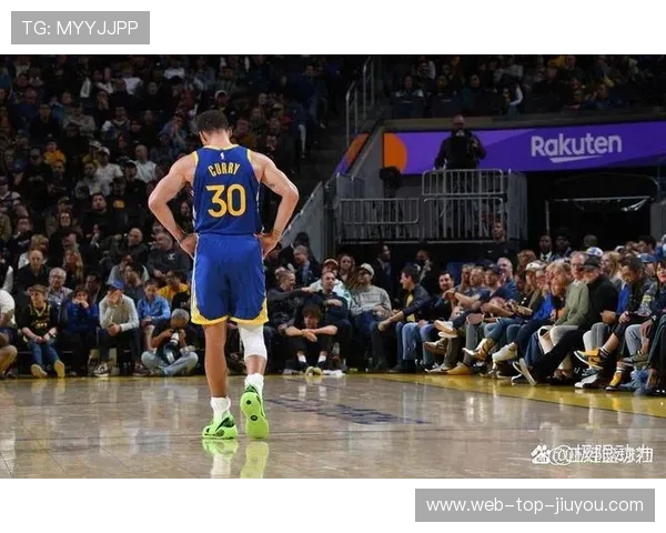 勇士阶段性战术更新,外线跑位更富创造 勇士阶段性战术更新,外线跑位更富创造